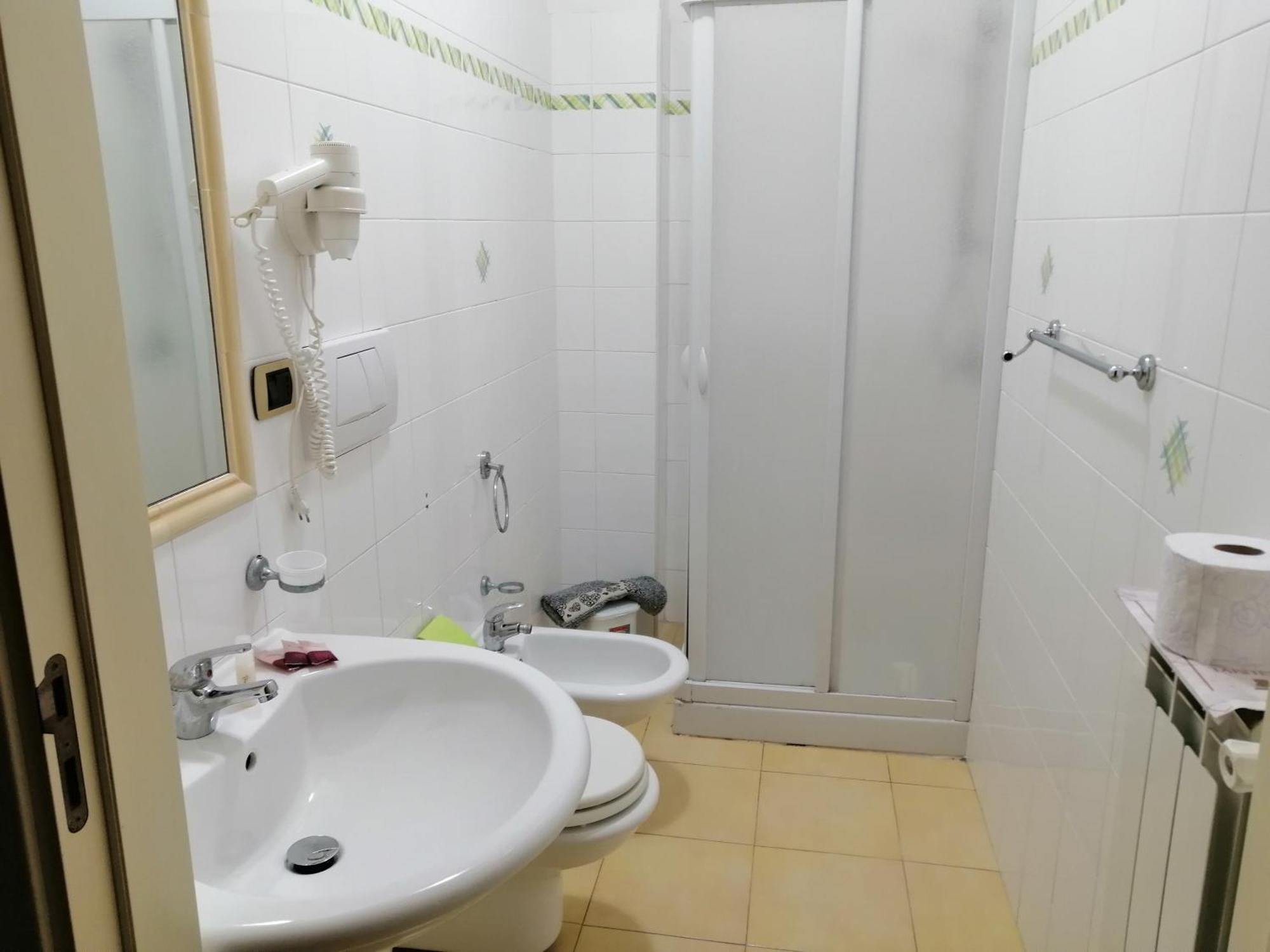 Megaron Hotel 3*